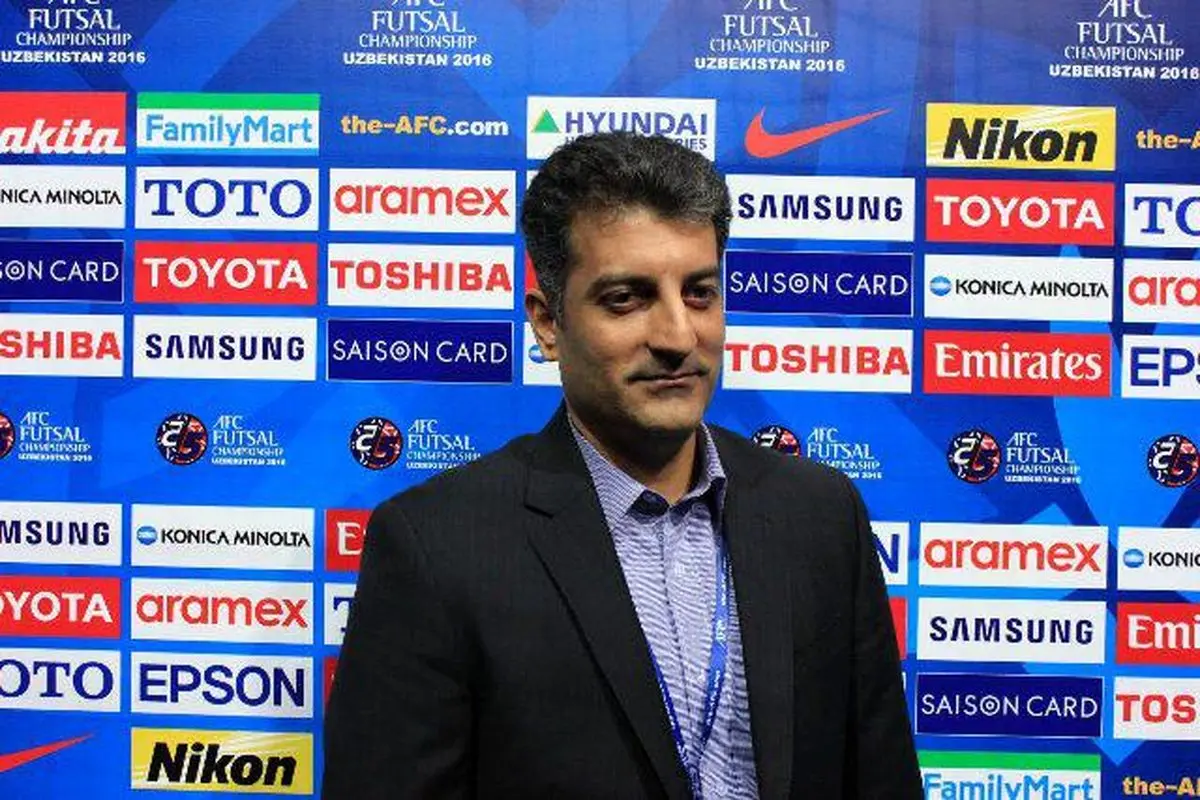 صانعی: بازیکنان باید با فشار سطح بالای مسابقه آشنا شوند