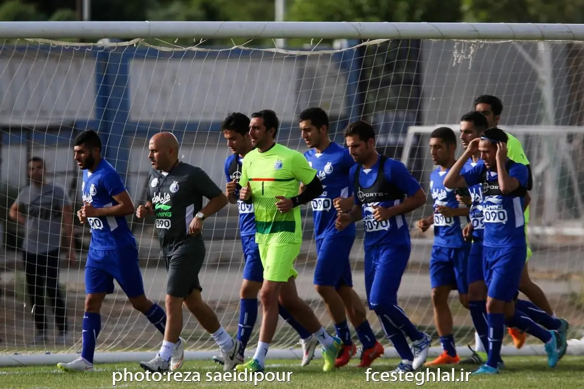 منصوریان حضور عکاس، خبرنگار و تماشاگر را در تمرینات ممنوع کرد!