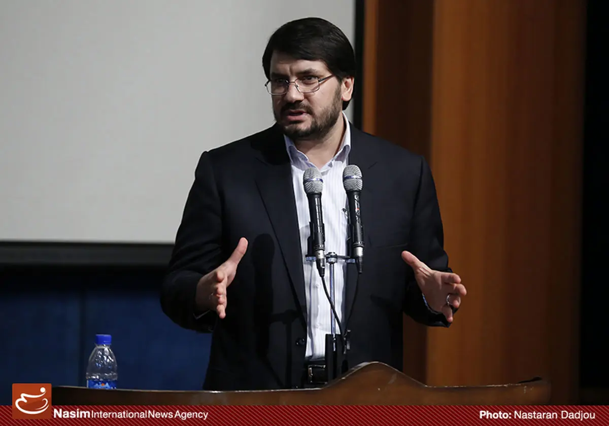 در عمل به جوانان دهن‌کجی کرده‌اید و در سخن از حقوق شهروندی می‌گویید