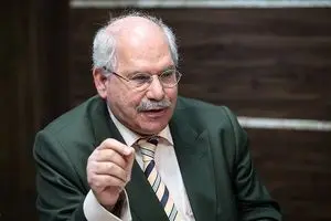 طمع فرانسه به بازار مصرفی ایران بعد از برجام/ قراردادهای ایران و فرانسه بعد از برجام به نفع ما نیست