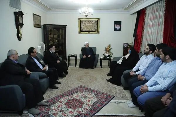 دیدار با جانبازان و خانواده معظم شهدا و ایثارگران، وظیفه و توفیقی برای دولت است