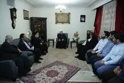 دیدار با جانبازان و خانواده معظم شهدا و ایثارگران، وظیفه و توفیقی برای دولت است