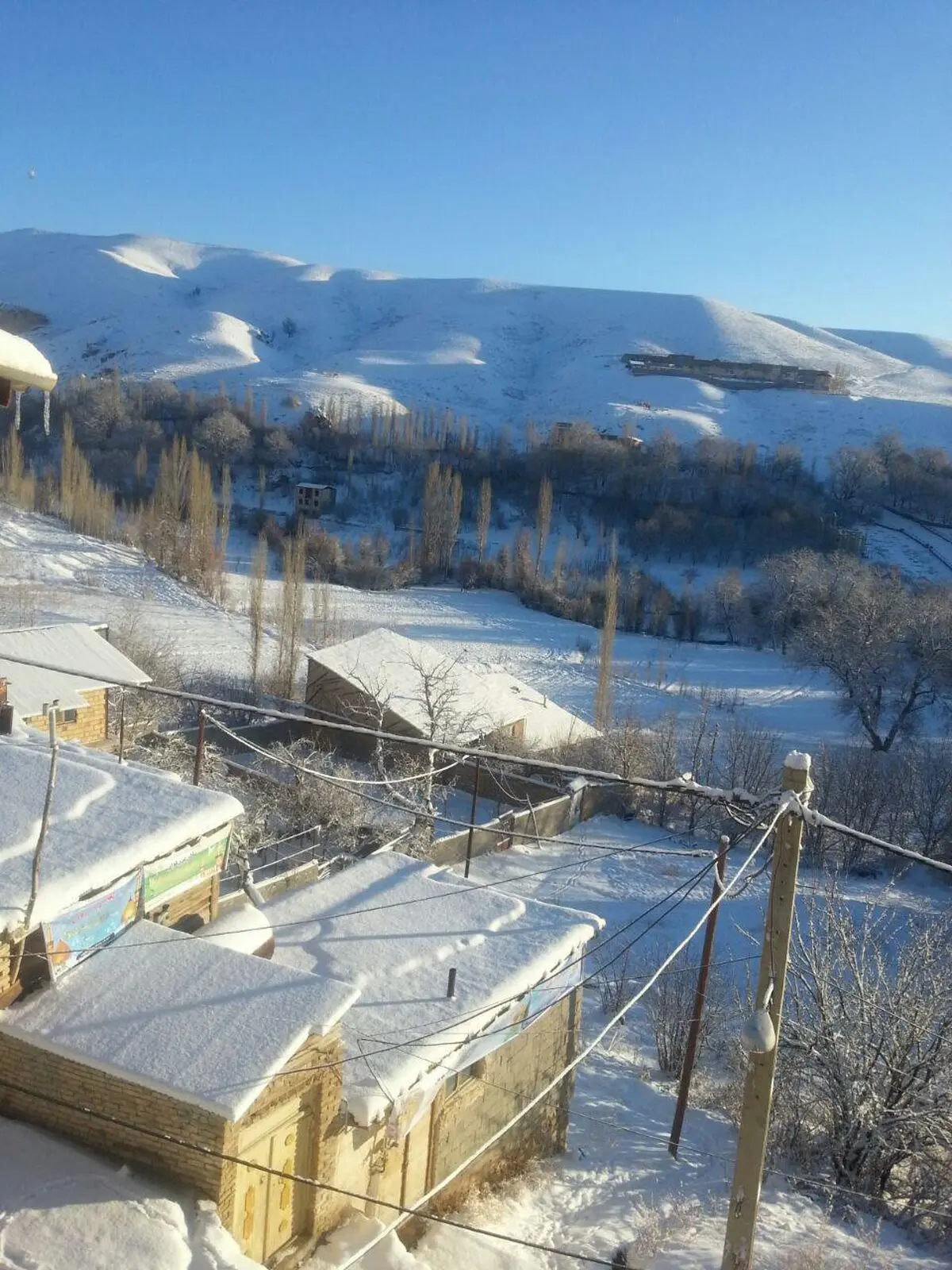 بارش برف و کولاک شدید مدارس مراغه را تعطیل کرد