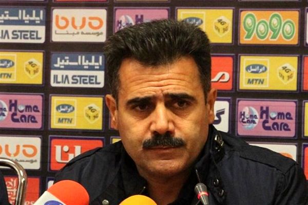 پورموسوی: بازیکنانم تا آخرین لحظه می‌جنگند و تسلیم نمی‌شوند/ به احترام استقلال تهران به دنبال جباروف نبودیم