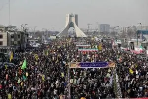 آمادگی اورژانس برای پوشش مراسم ۲۲ بهمن/ آماده باش اورژانس هوایی در راهپیمایی
