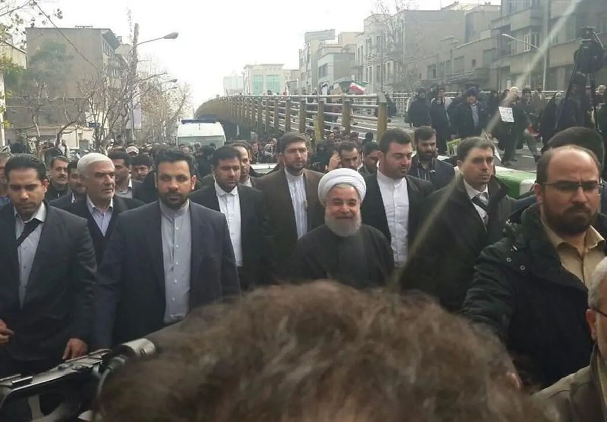 روحانی به جمع راهپیمایان تهرانی پیوست + عکس و فیلم