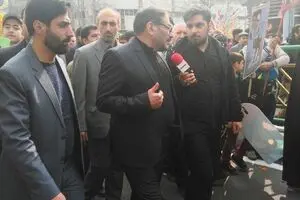 مردم همیشه در همه صحنه‌های دفاع از انقلاب حضور دارند