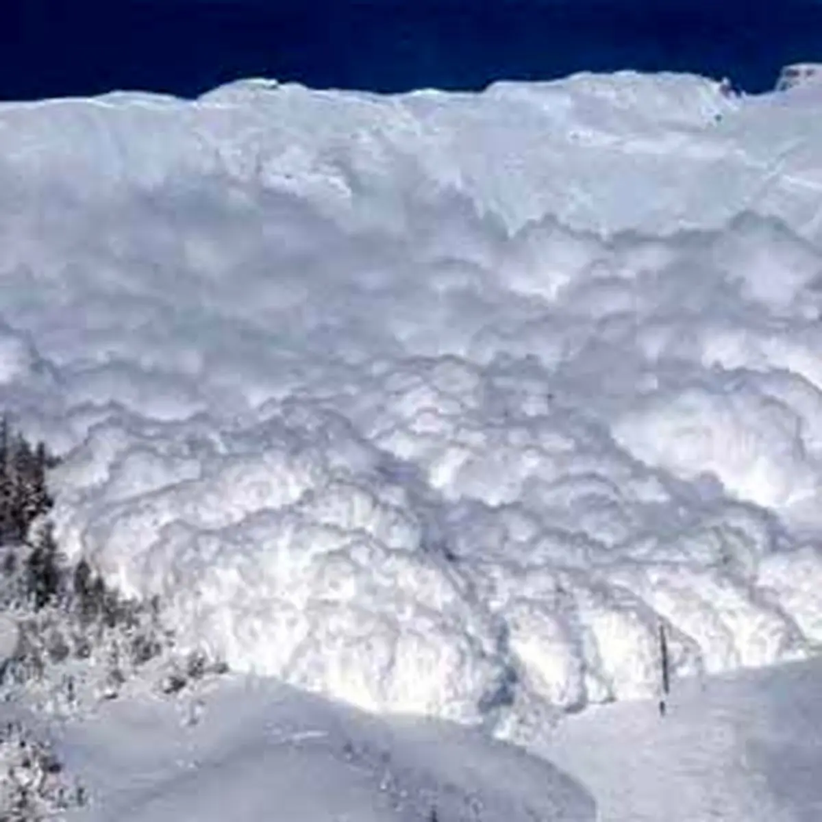 احتمال وقوع بهمن در البرز و زاگرس