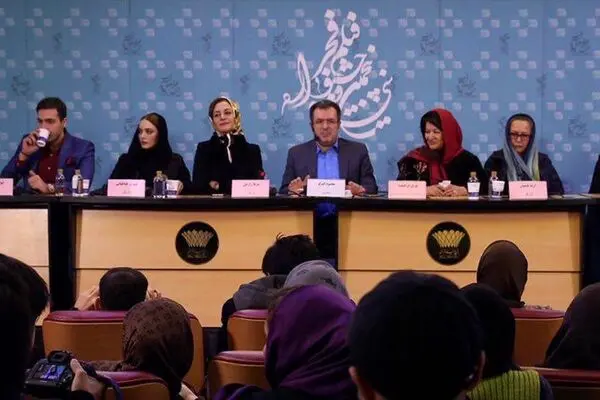 درخشنده: ٩٠ خانواده‌ها دچار طلاق عاطفی شده‌اند/ سوژه فیلم‌هایم را از مردم می‌گیرم