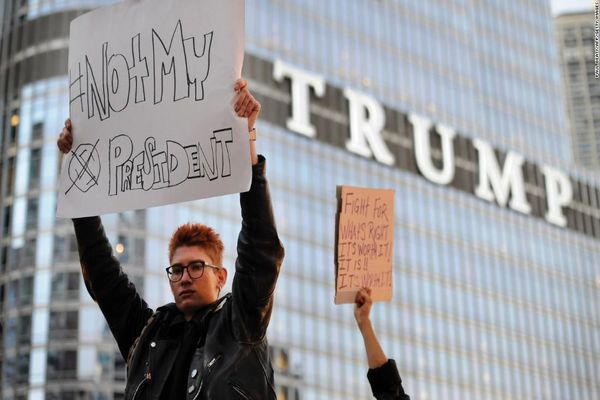 تظاهرات ضد ترامپ در فرودگاه سانفرانسیسکو