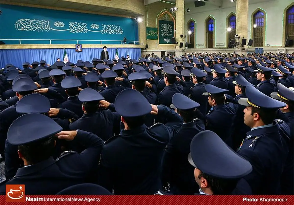 دیدار فرماندهان و کارکنان نیروی هوایی ارتش با رهبر انقلاب
