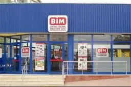 تعطیلی ۳۰ درصد واحدهای بنکداران مواد غذایی به دلیل افزایش فروشگاه‌های زنجیره‌ای کشورهای بیگانه