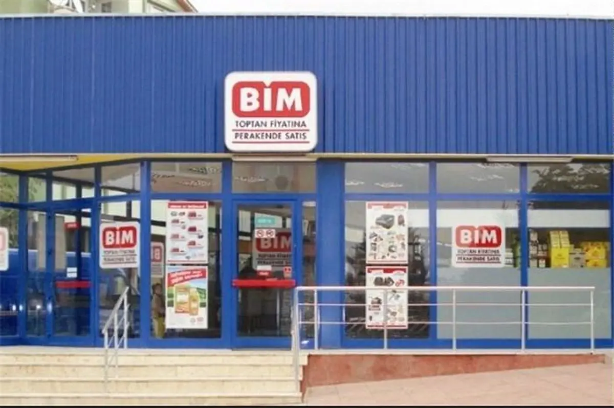 تعطیلی ۳۰ درصد واحدهای بنکداران مواد غذایی به دلیل افزایش فروشگاه‌های زنجیره‌ای کشورهای بیگانه