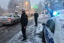 تردد در فیروزکوه فقط با زنجیر چرخ امکان‌پذیر است/ تلاش برای باز گشایی محور هراز