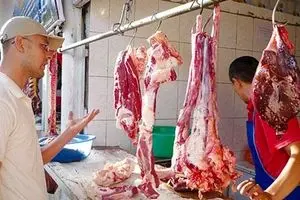 فیلم:: توان مردم برای خرید گوشت نصف شد