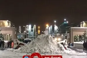 جمع آوری برف شب گذشته - مقابل باب الجواد