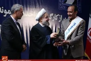 عقب افتادگی ۶ درصدی مزد کارگران نسبت به وضعیت معیشت آن‌ها در دولت یازدهم/ دستمزد کارگران باید ۳۰۰ درصد افزایش پیدا کند