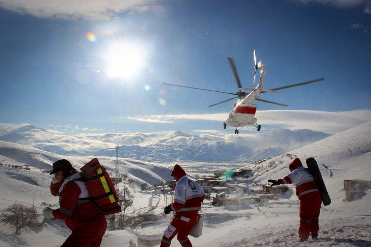امدادرسانی به هموطنان گرفتار برف و کولاک در ۲۲ استان/ رهاسازی ۱۴۹۰ دستگاه خودرو از برف