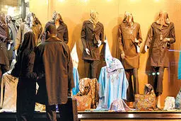 سکوت منفعلانه دولت در برابر ورود ۱۲ هزار میلیارد تومان کالای قاچاق به کشور!