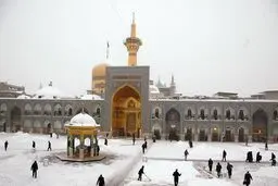 فیلم :: لحظات آغازین بارش برف در حرم مطهر رضوی
