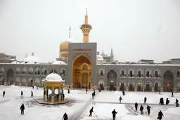 فیلم :: لحظات آغازین بارش برف در حرم مطهر رضوی