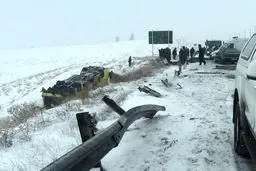 واژگونی اتوبوس در خراسان رضوی با ۳۹ سرنشین/ یک تن کشته و ۱۵ تن مجروح شدند