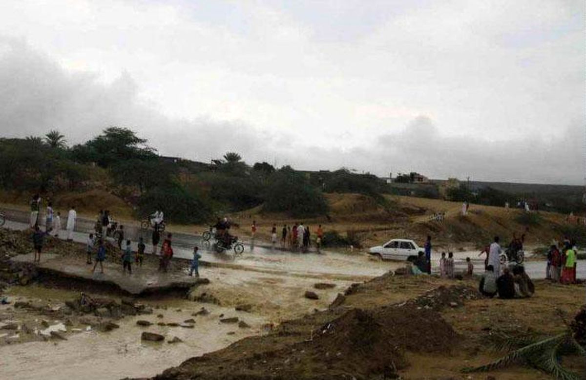 ۱۵ روستای فهرج تخلیه شدند/ ۶ روستا در محاصره سیلاب