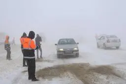 انتقال ۱۱۲ مصدوم و خانم باردار از برف و کولاک به مراکز درمانی
