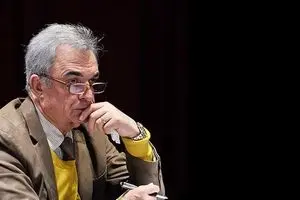 دولت روحانی برای تولیدکننده داخلی ارزش لازم را قائل نیست/ دولت یازدهم در مبارزه با قاچاق ضعیف عمل کرده