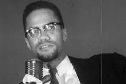 درخواست رهبر انقلاب از میهمانان کنفرانس فلسطین برای قرائت فاتحه برای 