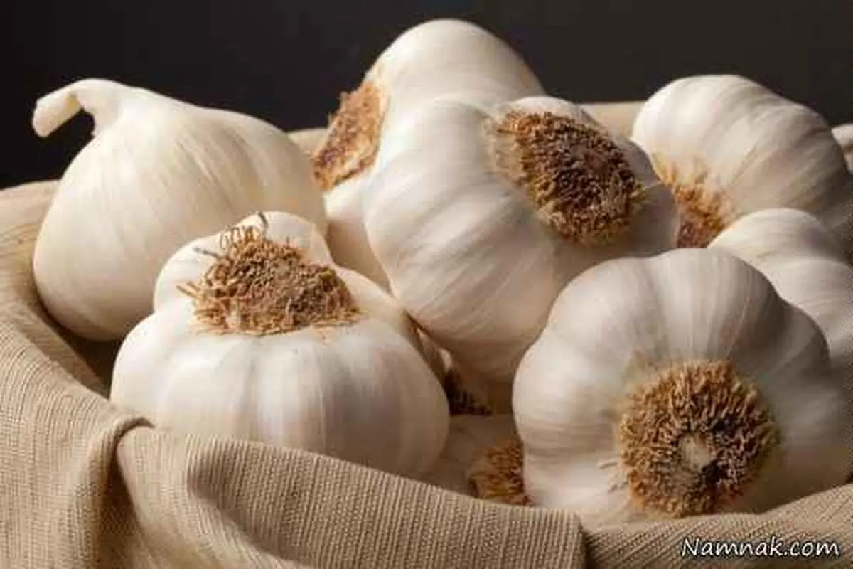 سیر ۱۵ هزار تومان گران شد/ گوجه ۳۵۰۰ تومان شد/ مردم به دلیل گرانی، میوه نمی‌خرند