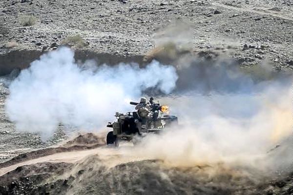 نیروی زمینی سپاه مقابله با تروریست‌های تکفیری در عمق افغانستان را تمرین کرد/ اجرای عملیات یگان ویژه صابرین + تصاویر