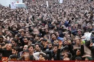 اجتماع بزرگ عزاداران فاطمی در میدان امام خمینی(ره)