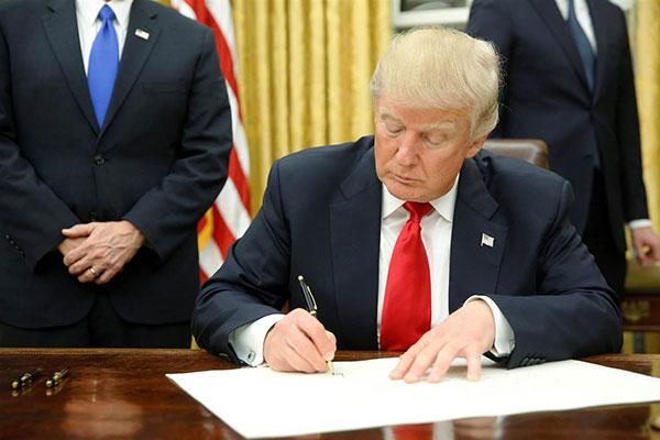 وزارت امنیت داخلی آمریکا نیز فرمان ضدمهاجرتی ترامپ را زیرسوال برد