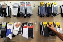 ۶۰ درصد کارخانه‌های جوراب بافی نیمه تعطیل شدند/ خرید جوراب ۳۰ درصد کم شد