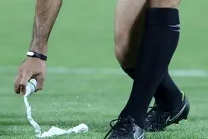 داور کره‌ای دیدار ذوب‌آهن ایران - الاهلی عربستان سوت می‌زند