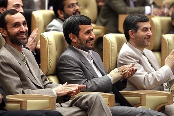 آقای بقایی جزو رجال سیاسی است و در انتخابات اصلا رقیبی ندارد/ راه احمدی‌نژاد را ادامه می‌دهیم