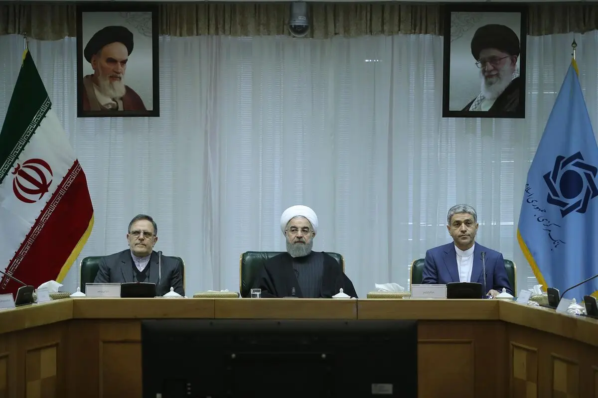 تأکیدات مقام معظم رهبری در راستای برخورد جدی با تخلفات بانکی
