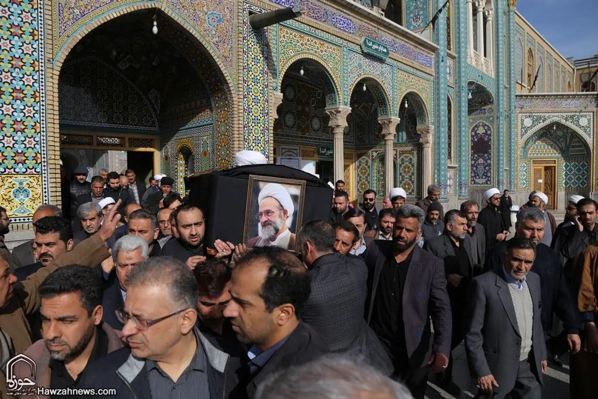 پیکر حجت‌الاسلام قرهی در قم تشییع شد + تصاویر