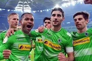 مونشن‌گلادباخ به نیمه‌نهایی صعود کرد