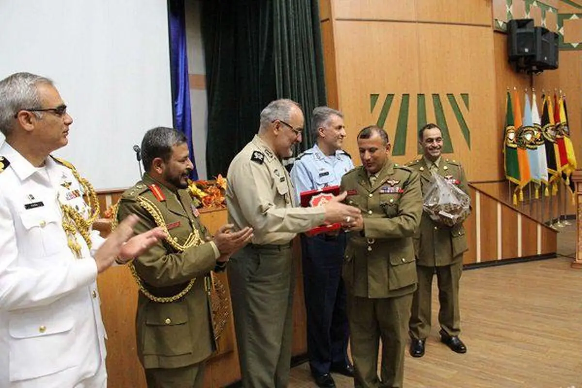 مراسم دانش‌آموختگی ۲۷۲ تن از دانشجویان دانشگاه دافوس برگزار شد