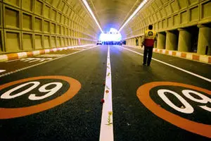 اتمام عملیات اولیه آب‌بندی تونل توحید تا پایان سال/ تست نهایی ابتدای سال ۹۶