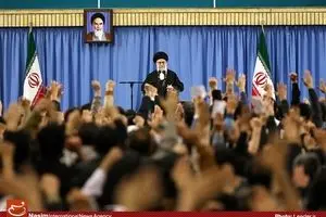 مسئولان، دست‌اندرکاران و خادمان راهیان نور با رهبر انقلاب دیدار می‌کنند