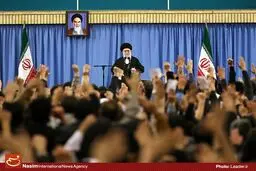مسئولان، دست‌اندرکاران و خادمان راهیان نور با رهبر انقلاب دیدار می‌کنند