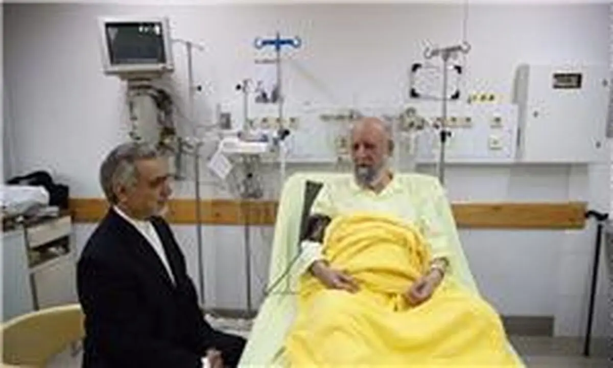 عیادت حسین فریدون از آیت‌الله نورمفیدی