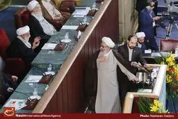 ای کاش در جلسات هیات دولت چند سطری از فرمایشات امام خوانده می‌شد/ دولت و مجلس باید در زمینه اقتصاد مقاومتی طرح و لوایحی را آماده می‌کردند