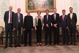 گشت‌وگذار بی‌نتیجه رئیس‌کل بیمه‌ مرکزی در اروپا و آسیا ۱۴ ماه بعد از برجام!