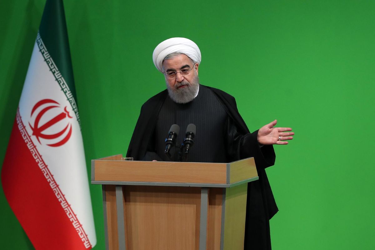 آقای روحانی؛ با حضور در جمع دانشجویان گزارش عملکرد ارائه دهید/ دانشجویان توقعی جز راستگویی ندارند