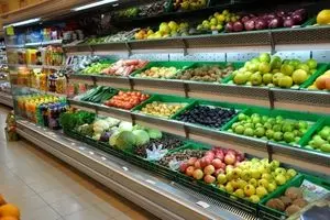 میوه‌های خارجی در سوپرمارکت‌ها به فروش می‌رسند و دولت توجهی‌ نمی‌کند!