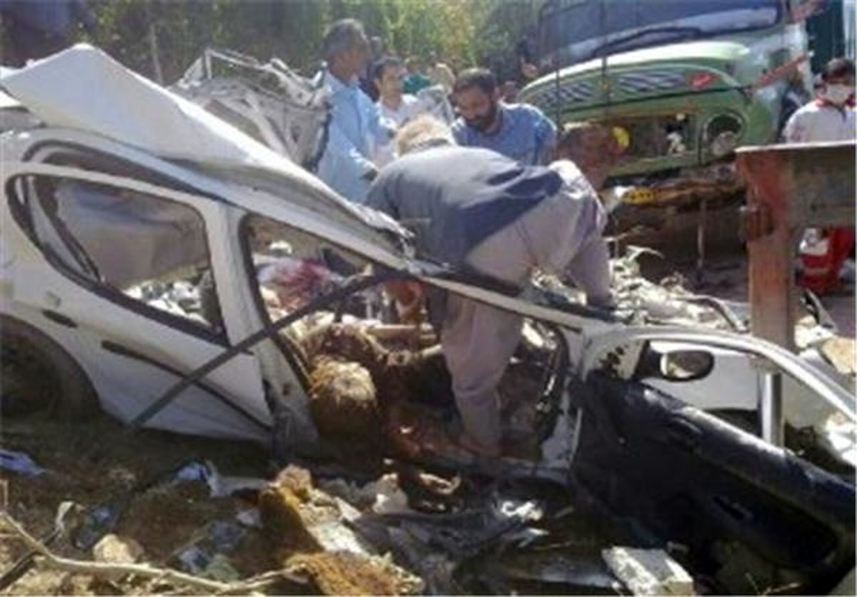 برخورد کامیون با پژو ۴۰۵ در جاده زنجان ۵ کشته برجای گذاشت